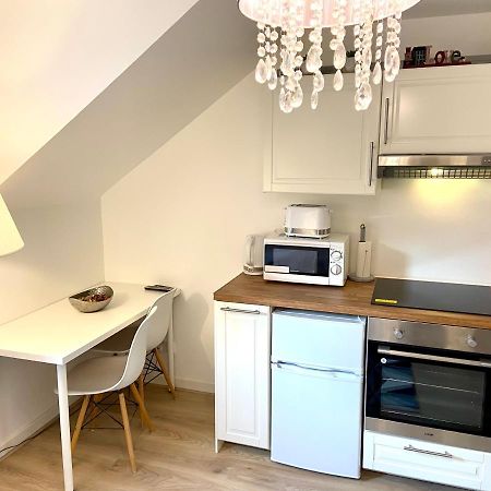 London Studio Self Contained, Newly Furbished ภายนอก รูปภาพ